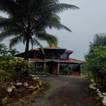 Bed and Breakfast The Roadhouse Tena Exterior foto